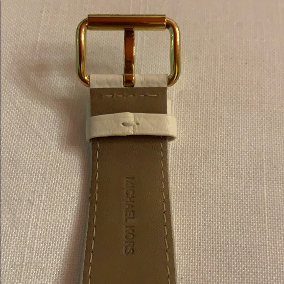 Watch - Picture 4 of 7